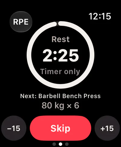 Rest on Apple Watch: a ring counting down 2:25, the next set, Barbell Bench Press 80 kg for 6, and a red Skip button.